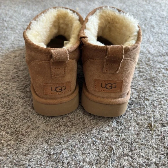 UGG classic ultra mini - Picture 4 of 4